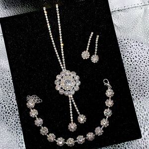 3 piece jewelry set…..necklace bracelet and earrings